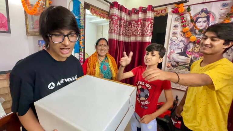 Surprise Cake For Sahil ðŸ˜� – Sourav Joshi Vlogs